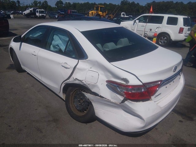 46078611 :رقم المزاد ، 4T1BF1FK4FU892546 vin ، 2015 Toyota Camry Le مزاد بيع