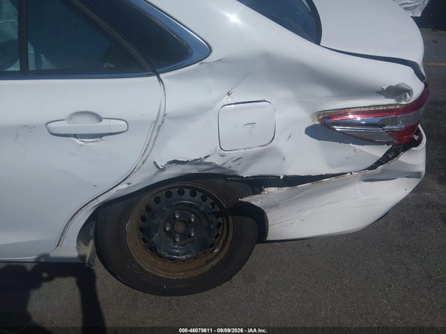 46078611 :رقم المزاد ، 4T1BF1FK4FU892546 vin ، 2015 Toyota Camry Le مزاد بيع