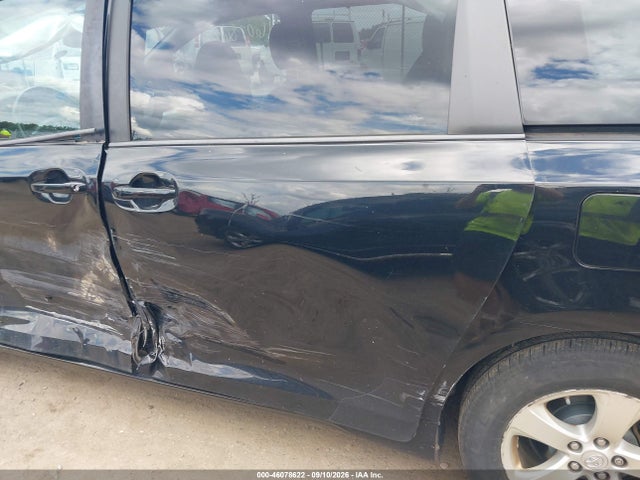 46078622 :رقم المزاد ، 5TDKK3DC9FS687333 vin ، 2015 Toyota Sienna Le 8 Passenger مزاد بيع