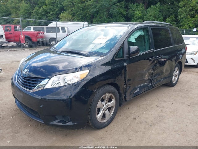 46078622 :رقم المزاد ، 5TDKK3DC9FS687333 vin ، 2015 Toyota Sienna Le 8 Passenger مزاد بيع