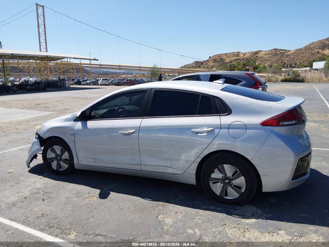 46078635 :رقم المزاد ، KMHC65LC0JU060526 vin ، 2018 Hyundai Ioniq Hybrid Blue مزاد بيع