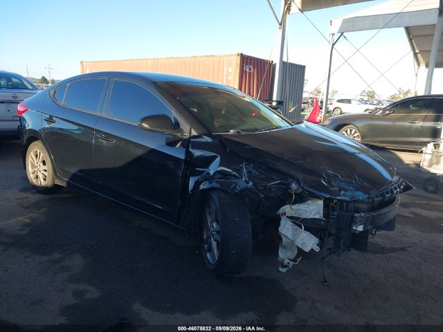 2018 5NPD84LF2JH221718 main image