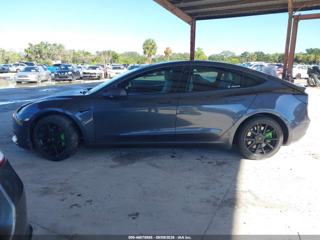 Tesla Model 3 Long Range/mid Range 2018 5YJ3E1EA0JF166771 Image 12