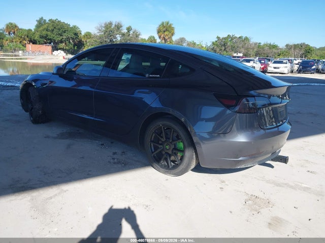 Tesla Model 3 Long Range/mid Range 2018 5YJ3E1EA0JF166771 Image 3
