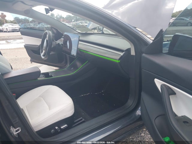 Tesla Model 3 Long Range/mid Range 2018 5YJ3E1EA0JF166771 Image 5