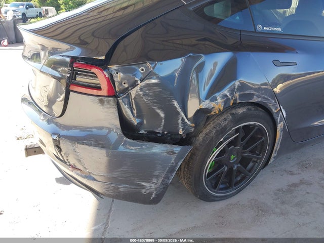 Tesla Model 3 Long Range/mid Range 2018 5YJ3E1EA0JF166771 Image 6