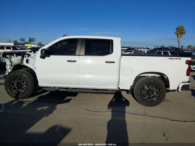2021 Chevrolet Silverado 1500 4wd  Short Bed Custom მანქანა იყიდება აუქციონზე, vin: 1GCPYBEK0MZ261093, აუქციონის ნომერი: 46078925