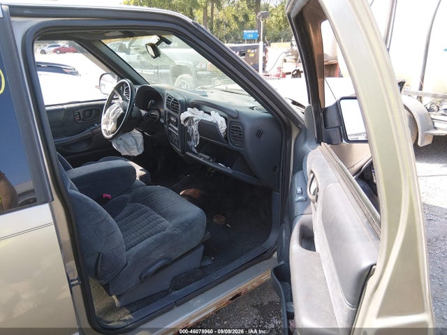 46078960 :رقم المزاد ، 1GCCS19W6Y8246374 vin ، 2000 Chevrolet S-10 Ls مزاد بيع
