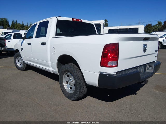1C6RR7KG5KS658640 RAM 1500 Classic Tradesman 4x4 5&#039;7 Box