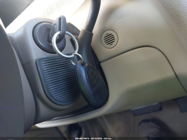 46079073 :رقم المزاد ، 2G4WD562551229432 vin ، 2005 Buick Lacrosse Cxl مزاد بيع