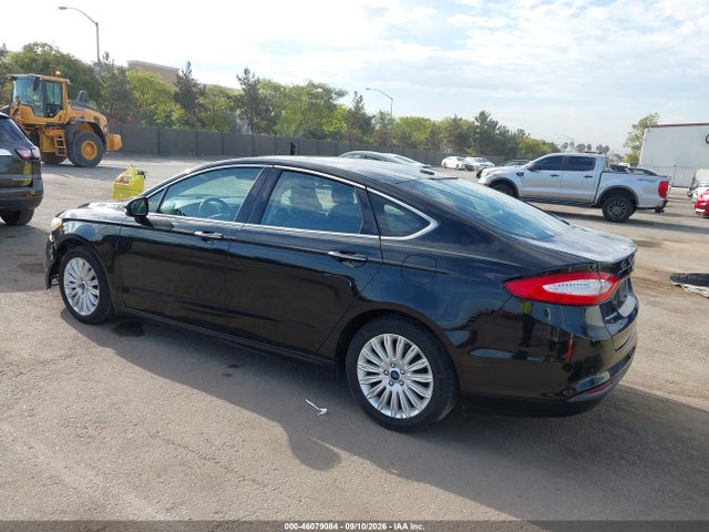 46079084 :رقم المزاد ، 3FA6P0LUXGR194556 vin ، 2016 Ford Fusion Hybrid Se مزاد بيع