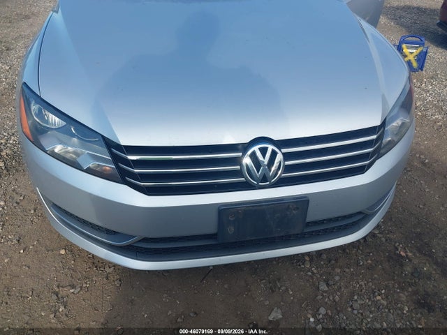 2012 Volkswagen Passat 2.5l Se მანქანა იყიდება აუქციონზე, vin: 1VWBP7A35CC104084, აუქციონის ნომერი: 46079169