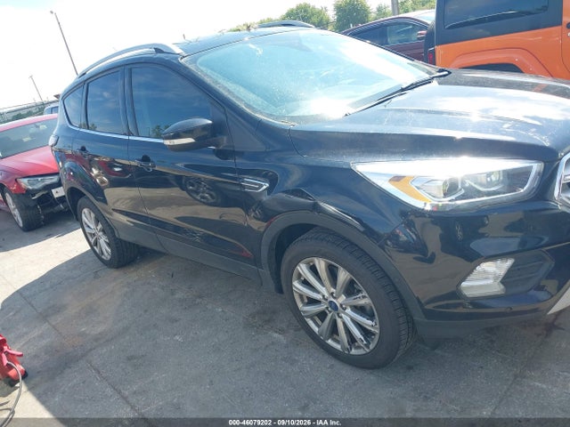 46079202 :رقم المزاد ، 1FMCU9J95JUD27227 vin ، 2018 Ford Escape Titanium مزاد بيع