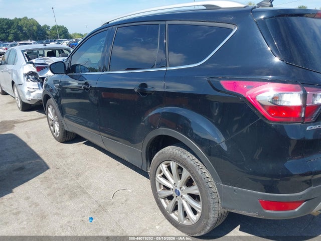46079202 :رقم المزاد ، 1FMCU9J95JUD27227 vin ، 2018 Ford Escape Titanium مزاد بيع
