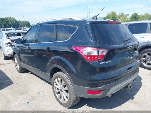46079202 :رقم المزاد ، 1FMCU9J95JUD27227 vin ، 2018 Ford Escape Titanium مزاد بيع