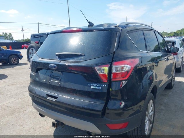 46079202 :رقم المزاد ، 1FMCU9J95JUD27227 vin ، 2018 Ford Escape Titanium مزاد بيع