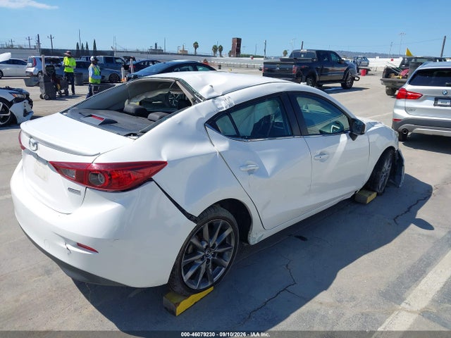 2018 Mazda Mazda3 Touring მანქანა იყიდება აუქციონზე, vin: 3MZBN1V31JM202375, აუქციონის ნომერი: 46079230