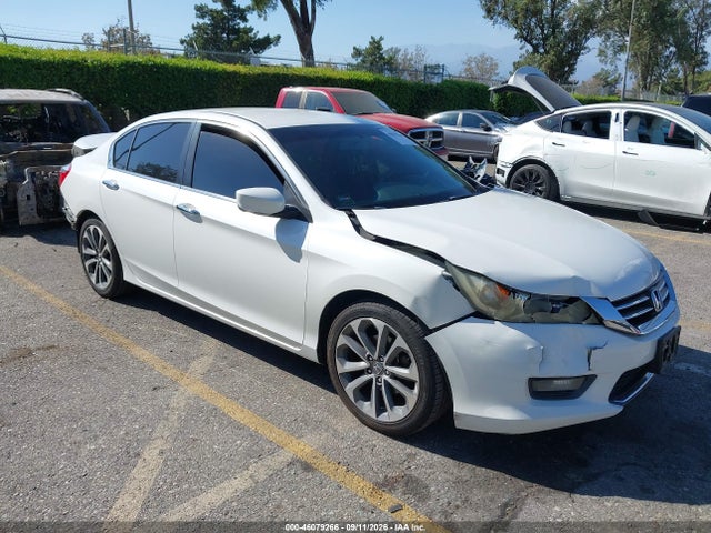 Продажа на аукционе авто 2015 Honda Accord Sport, vin: 1HGCR2F52FA135809, номер лота: 46079266