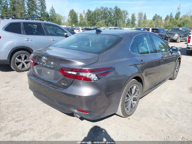 4T1F11AK6NU050927 Toyota CAMRY XLE