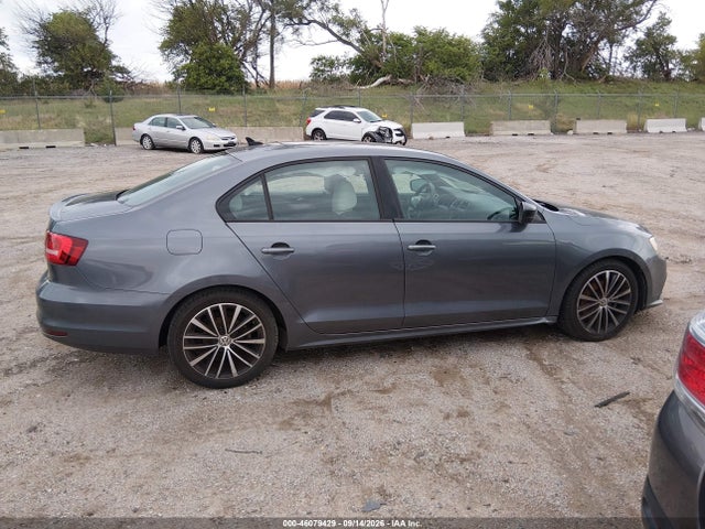 2015 Volkswagen Jetta 1.8t Sport მანქანა იყიდება აუქციონზე, vin: 3VWD17AJ1FM420884, აუქციონის ნომერი: 46079429