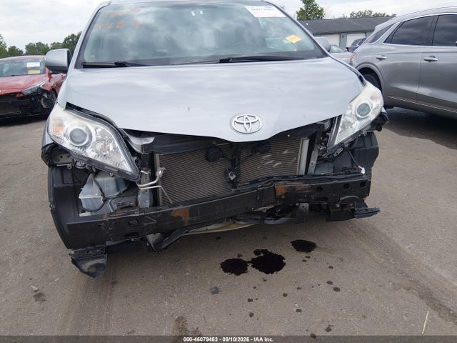 Продажа на аукционе авто 2015 Toyota Sienna Le 8 Passenger, vin: 5TDKK3DC3FS671919, номер лота: 46079483