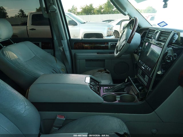 46079485 :رقم المزاد ، 5LMFU27R94LJ36316 vin ، 2004 Lincoln Navigator مزاد بيع