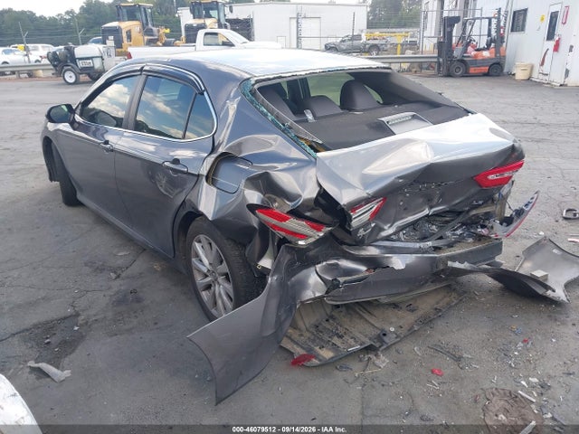 2018 Toyota Camry Le მანქანა იყიდება აუქციონზე, vin: 4T1B11HK1JU531943, აუქციონის ნომერი: 46079512