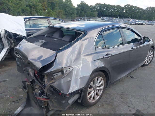 2018 Toyota Camry Le მანქანა იყიდება აუქციონზე, vin: 4T1B11HK1JU531943, აუქციონის ნომერი: 46079512