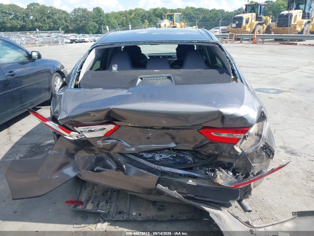 2018 Toyota Camry Le მანქანა იყიდება აუქციონზე, vin: 4T1B11HK1JU531943, აუქციონის ნომერი: 46079512