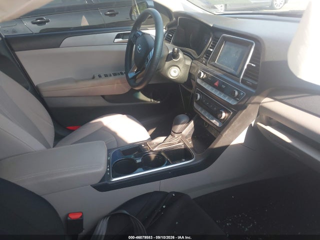 2018 Hyundai Sonata Eco მანქანა იყიდება აუქციონზე, vin: 5NPE24AA7JH714128, აუქციონის ნომერი: 46079583