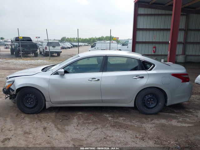 Продаж на аукціоні авто 2018 Nissan Altima 2.5 S, vin: 1N4AL3AP7JC258742, номер лоту: 46079592