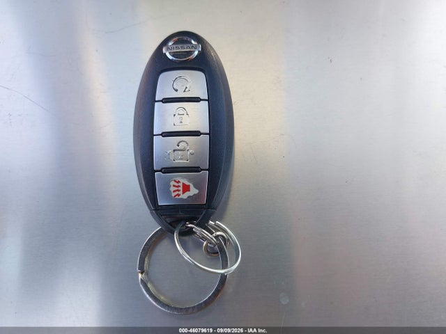 JN8AT2MT9HW392632 Nissan ROGUE SV