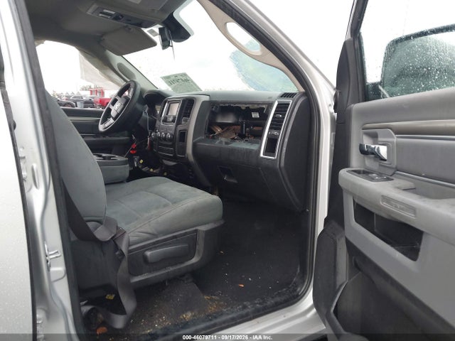 46079711 :رقم المزاد ، 1C6RR6GT8GS240564 vin ، 2016 Ram 1500 Slt مزاد بيع