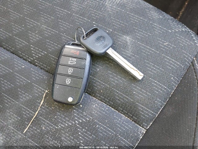 2020 Kia Rio S მანქანა იყიდება აუქციონზე, vin: 3KPA24AD6LE336870, აუქციონის ნომერი: 46079715