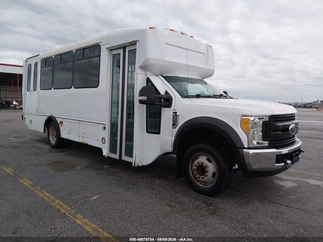 46079754 :رقم المزاد ، 1FDAF5GT8HEE51512 vin ، 2017 Ford F-550 Chassis Xl مزاد بيع