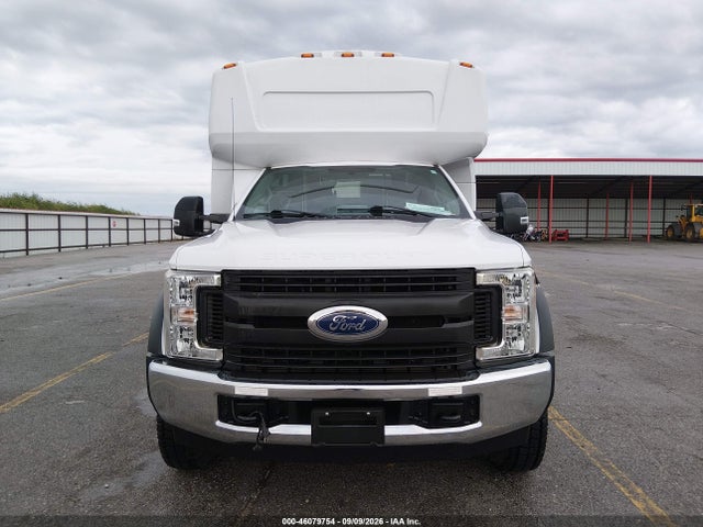 46079754 :رقم المزاد ، 1FDAF5GT8HEE51512 vin ، 2017 Ford F-550 Chassis Xl مزاد بيع