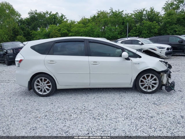 Продажа на аукционе авто 2013 Toyota Prius V Five, vin: JTDZN3EU0D3198315, номер лота: 46079797