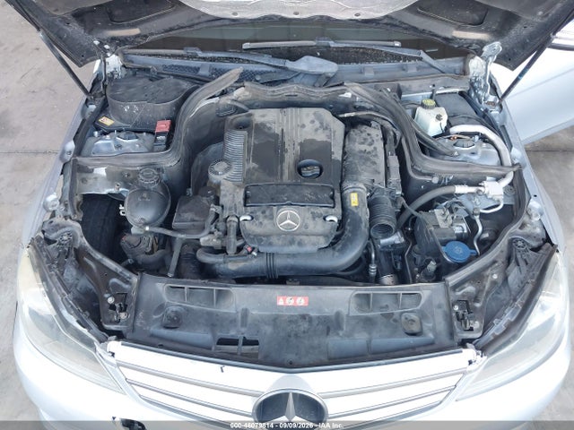 46079814 :رقم المزاد ، WDDGF4HB4DA861682 vin ، 2013 Mercedes-benz C 250 Sport مزاد بيع
