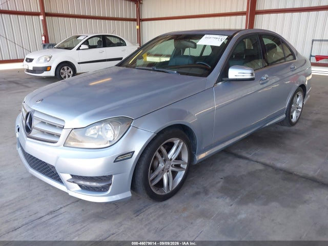 46079814 :رقم المزاد ، WDDGF4HB4DA861682 vin ، 2013 Mercedes-benz C 250 Sport مزاد بيع