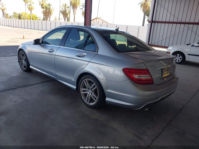 46079814 :رقم المزاد ، WDDGF4HB4DA861682 vin ، 2013 Mercedes-benz C 250 Sport مزاد بيع