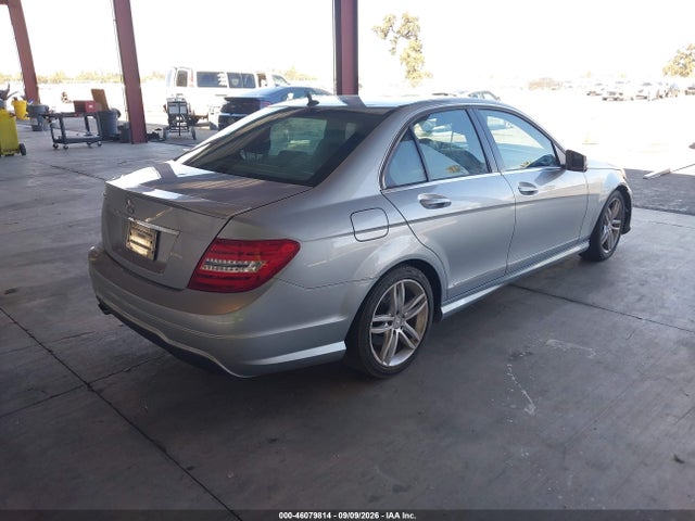 46079814 :رقم المزاد ، WDDGF4HB4DA861682 vin ، 2013 Mercedes-benz C 250 Sport مزاد بيع