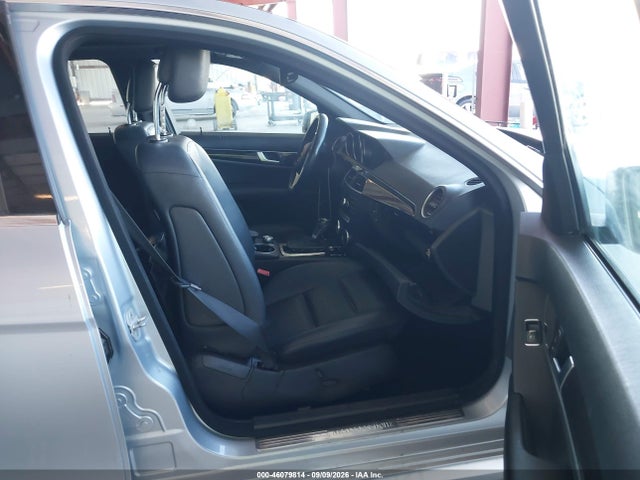 46079814 :رقم المزاد ، WDDGF4HB4DA861682 vin ، 2013 Mercedes-benz C 250 Sport مزاد بيع