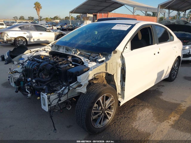KIA Forte Lxs 2023 3KPF24AD2PE598879 Image 2