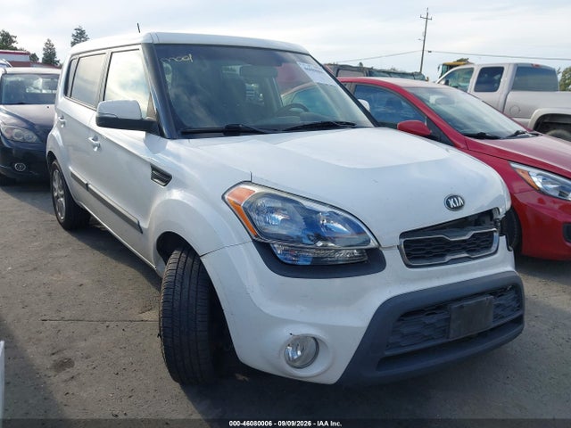 Auction sale of the 2013 Kia Soul +, vin: KNDJT2A67D7757064, lot number: 46080006