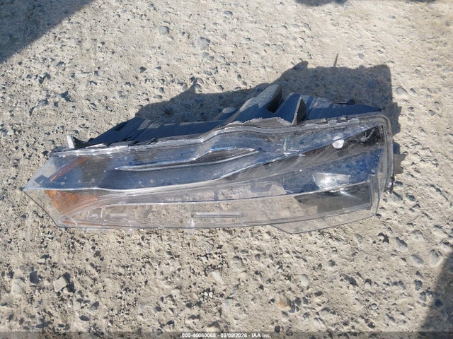 Tesla Model Y Long Range 2025 7SAYGDEEXSF238018 Image 11