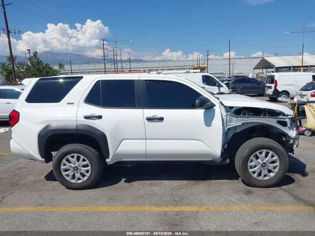 Toyota 4RUNNER SR5 2025 JTEVA5BR2S5030999 Image 14