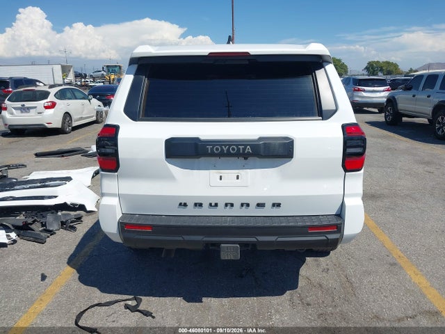 Toyota 4RUNNER SR5 2025 JTEVA5BR2S5030999 Image 17
