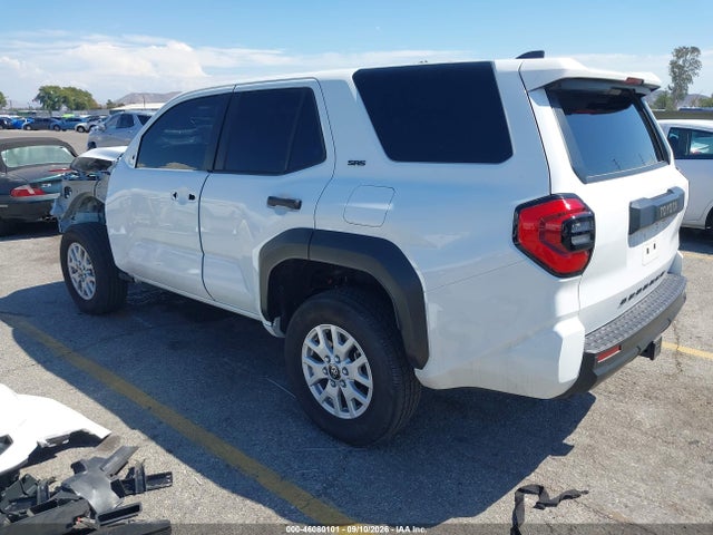 Toyota 4RUNNER SR5 2025 JTEVA5BR2S5030999 Image 3