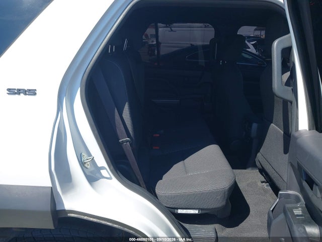 Toyota 4RUNNER SR5 2025 JTEVA5BR2S5030999 Image 8