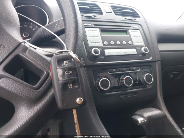 2010 Volkswagen Golf 2-door მანქანა იყიდება აუქციონზე, vin: WVWBA7AJ5AW283290, აუქციონის ნომერი: 46080106